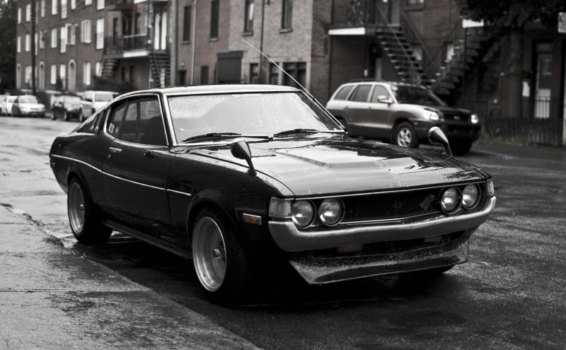 Illustration for article titled Damn, my street is more and more becoming a car geek paradise...
